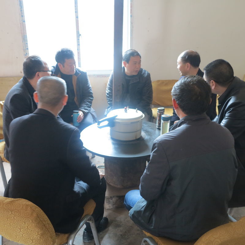 彝良县人大常委会戴荣主任到底武村指导工作