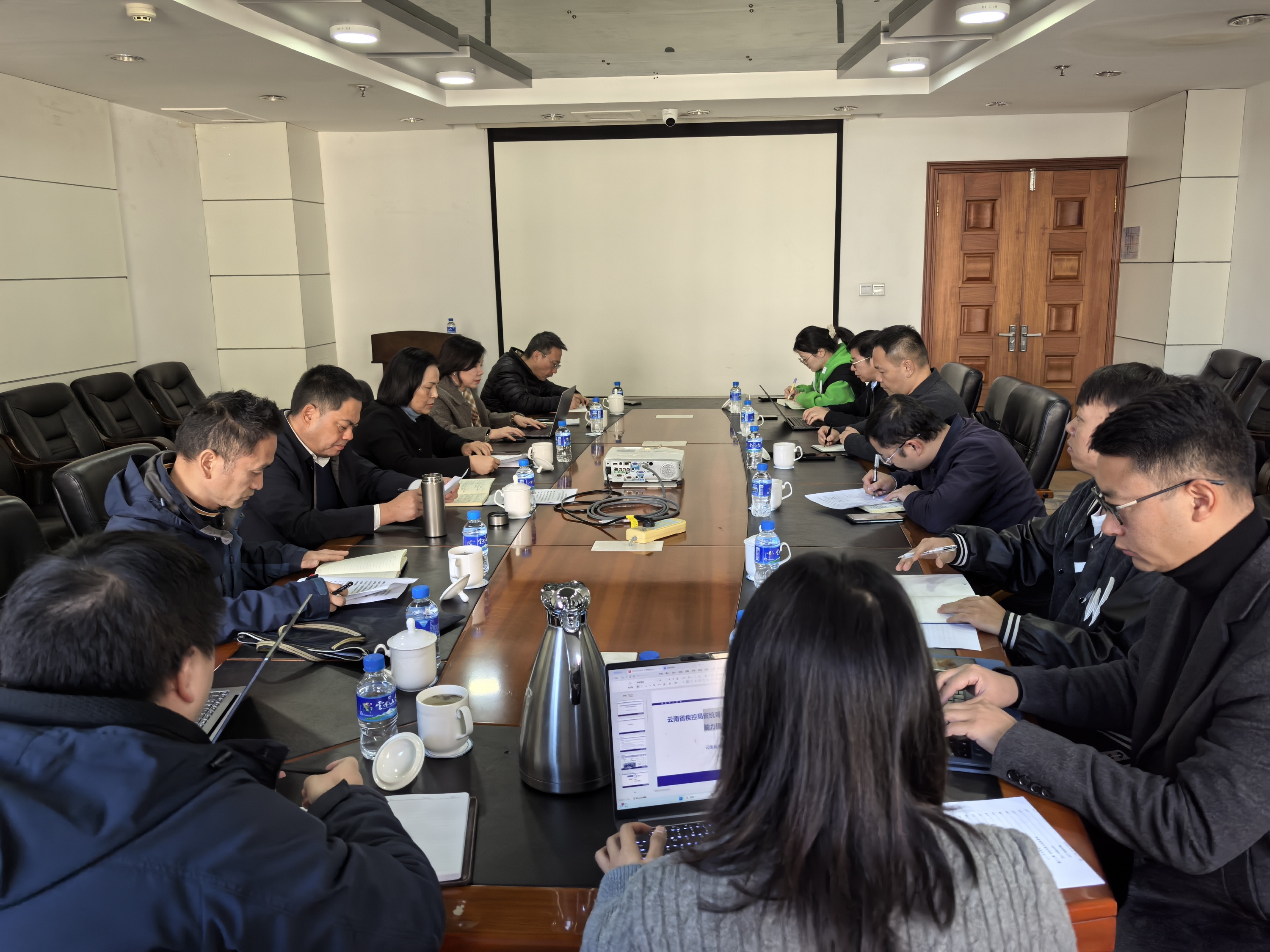 云南省疾病预防控制中心召开省统筹区域传染病监测预警与应急指挥能力提升项目建设廉政座谈会