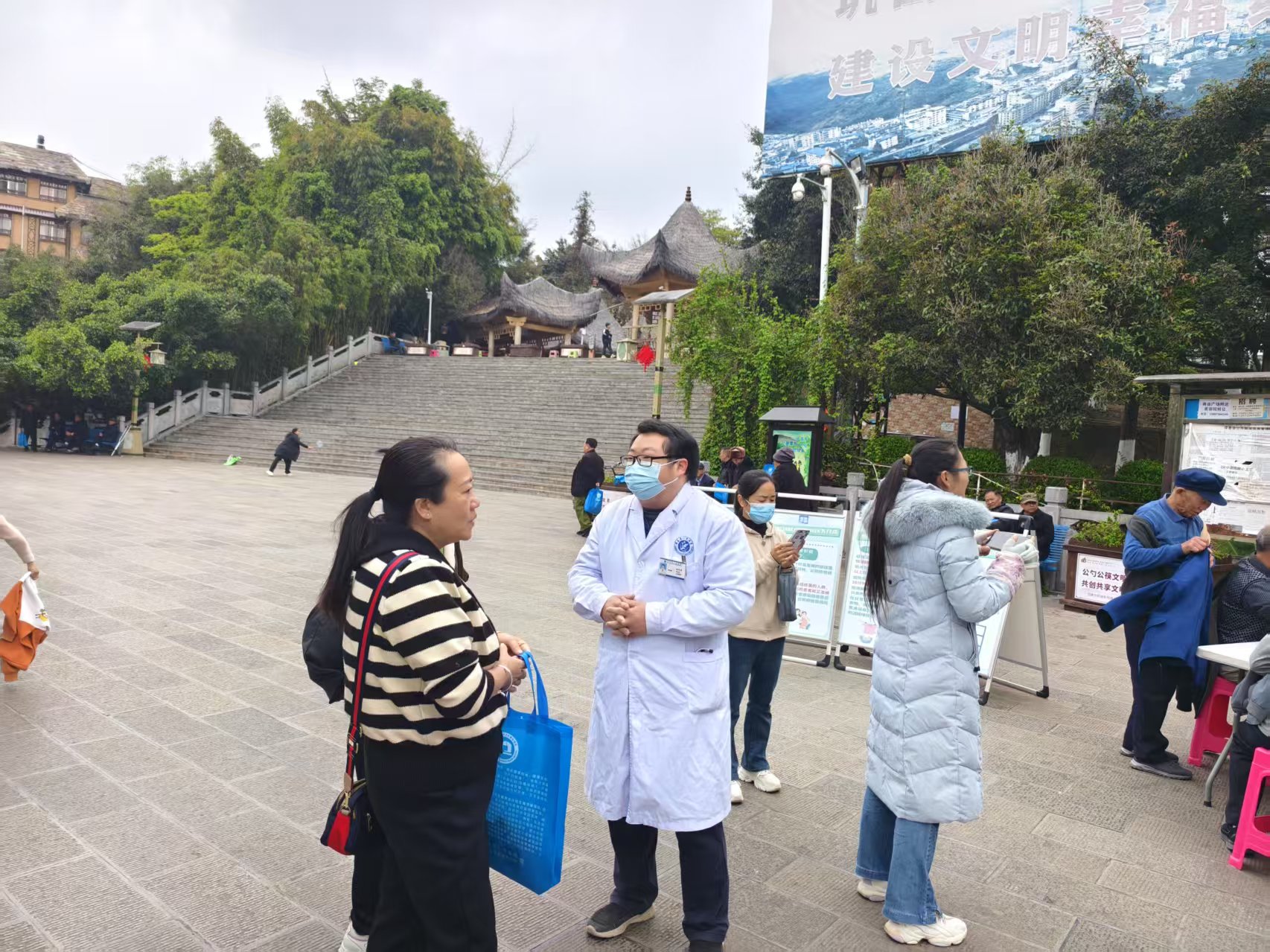 绿春县疾病预防控制中心开展世界防治结核日宣传活动