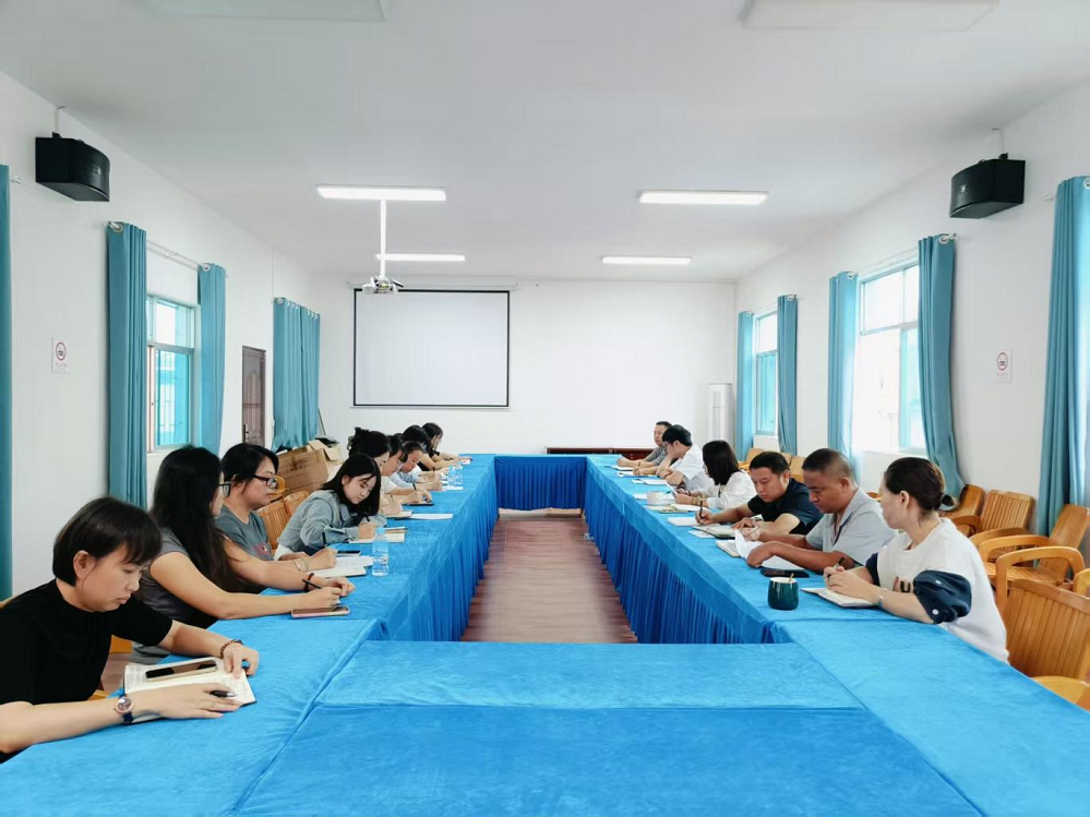 孟连县疾控中心开展理论学习中心组第4次集中学习暨青年理论学习小组学习