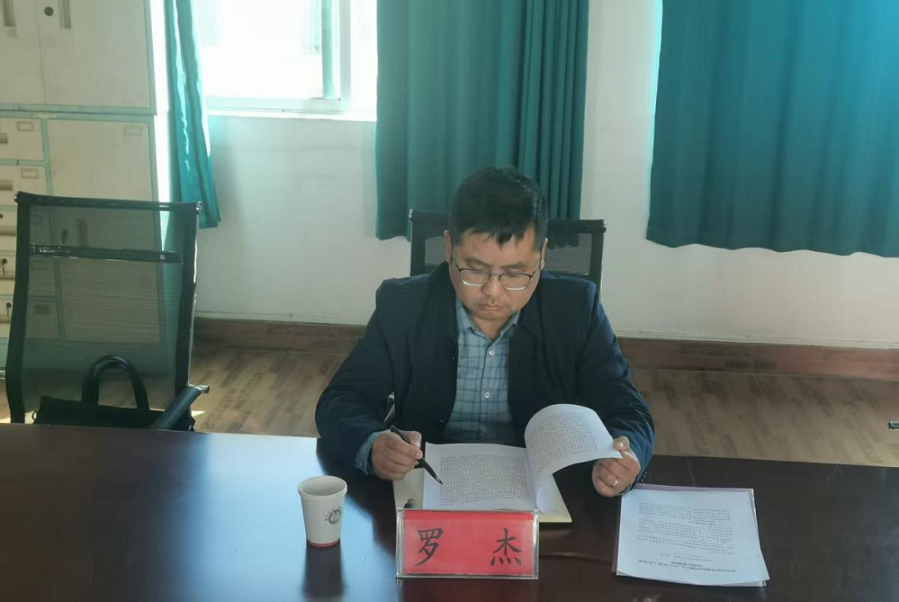 罗杰到孟连县疾控中心开展专题调研