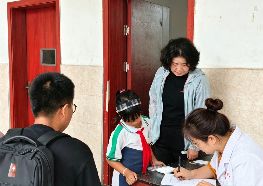 省地方病防治所专家组到我县指导 碘缺乏病防治监测工作