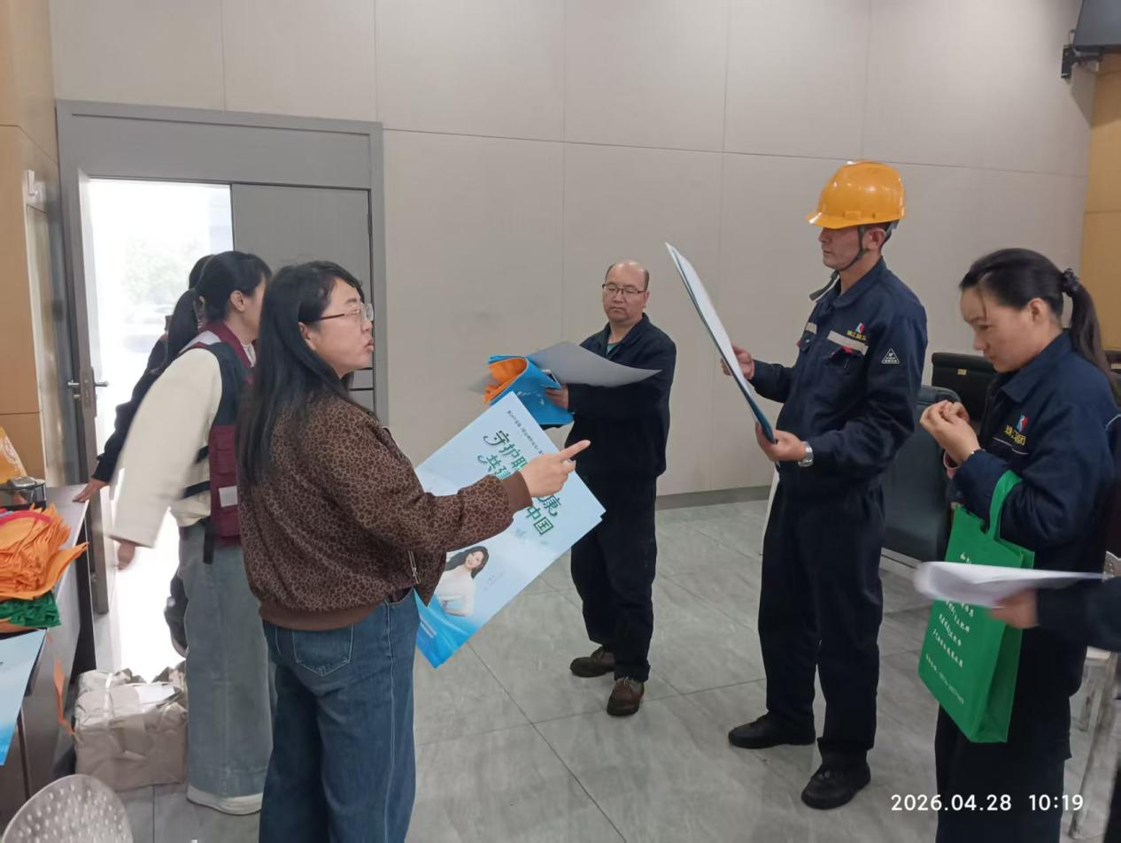 职防宣传进企业     健康护航助发展