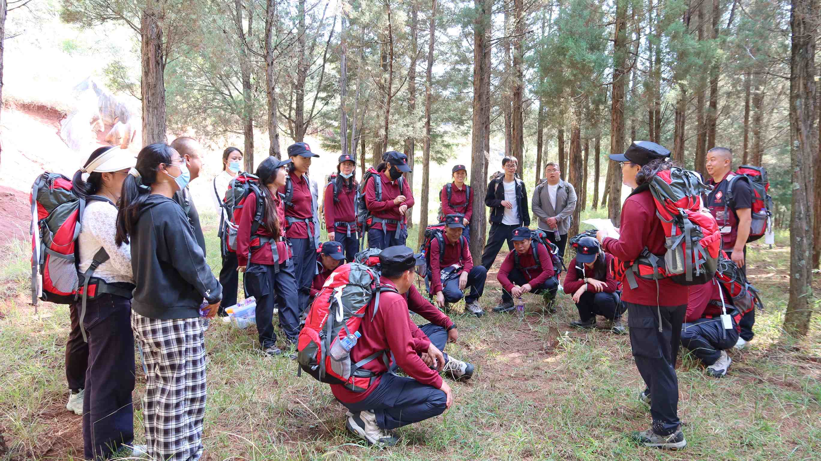 实战砺兵踏山路 筑牢乡村防疫线