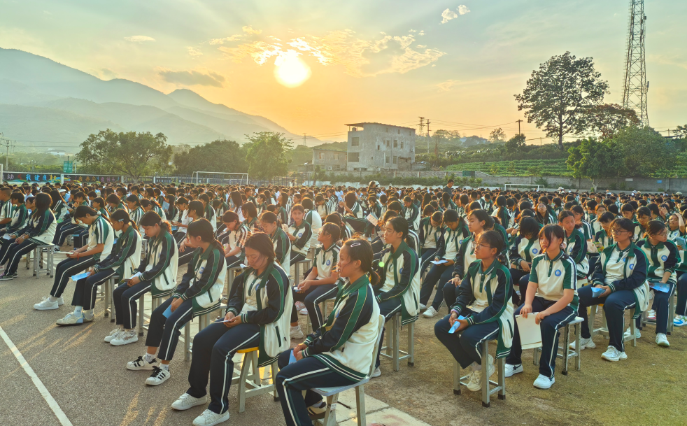 元江县扎实推进“健康科普行——万场健康知识讲座”进校园活动
