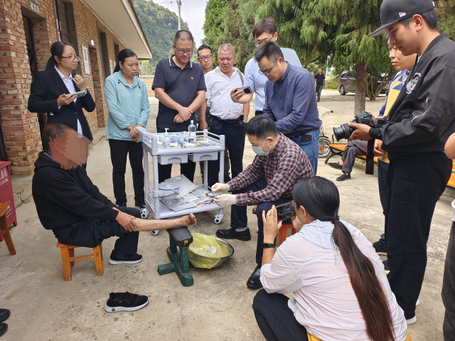 美宝集团专家到我省开展麻风受累者溃疡治疗和修复公益项目调研