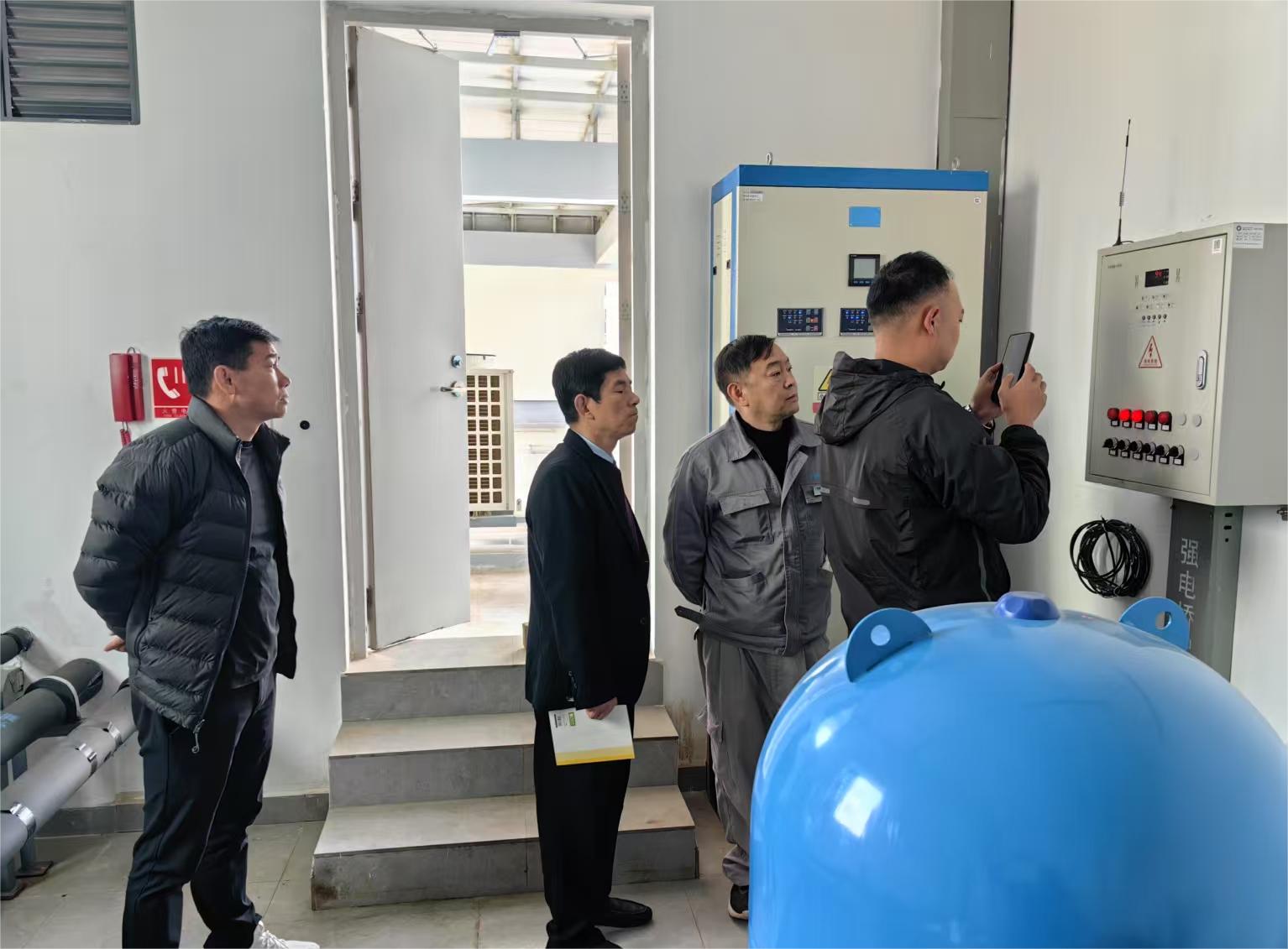 组织开展交流中心太阳能热水器系统使用培训