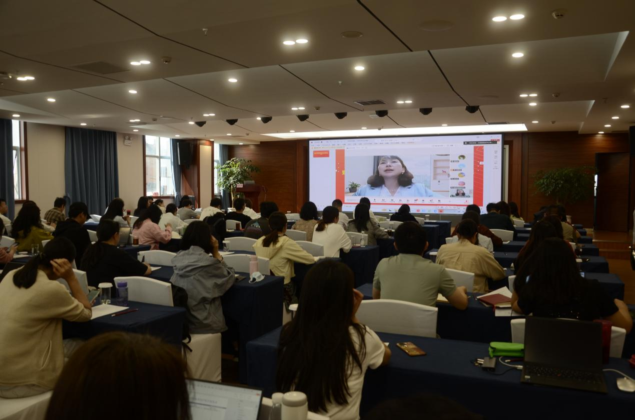 蓝花楹染满城紫，扬帆逐浪启新章 —2025年云南省艾滋病咨询随访及行为干预网络专家培训班在昆召开