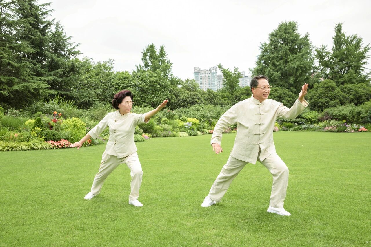 家人们，别再各自“胖”了，咱们一起瘦成“闪电”